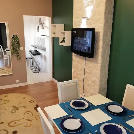 Renovated By An Interior Architect In The Center Next To The Train Station *