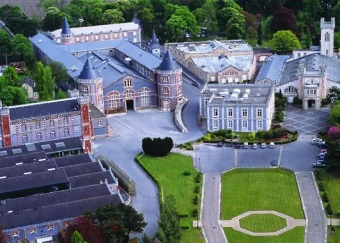 Renovated By An Interior Architect In The Center Next To The Train Station