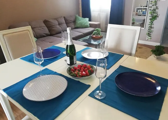 Renovated By An Interior Architect In The Center Next To The Train Station Lägenhet *