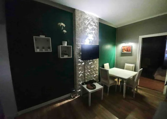 Lägenhet Renovated By An Interior Architect In The Center Next To The Train Station