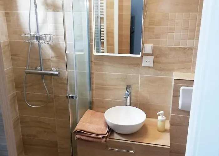 Lägenhet Renovated By An Interior Architect In The Center Next To The Train Station *